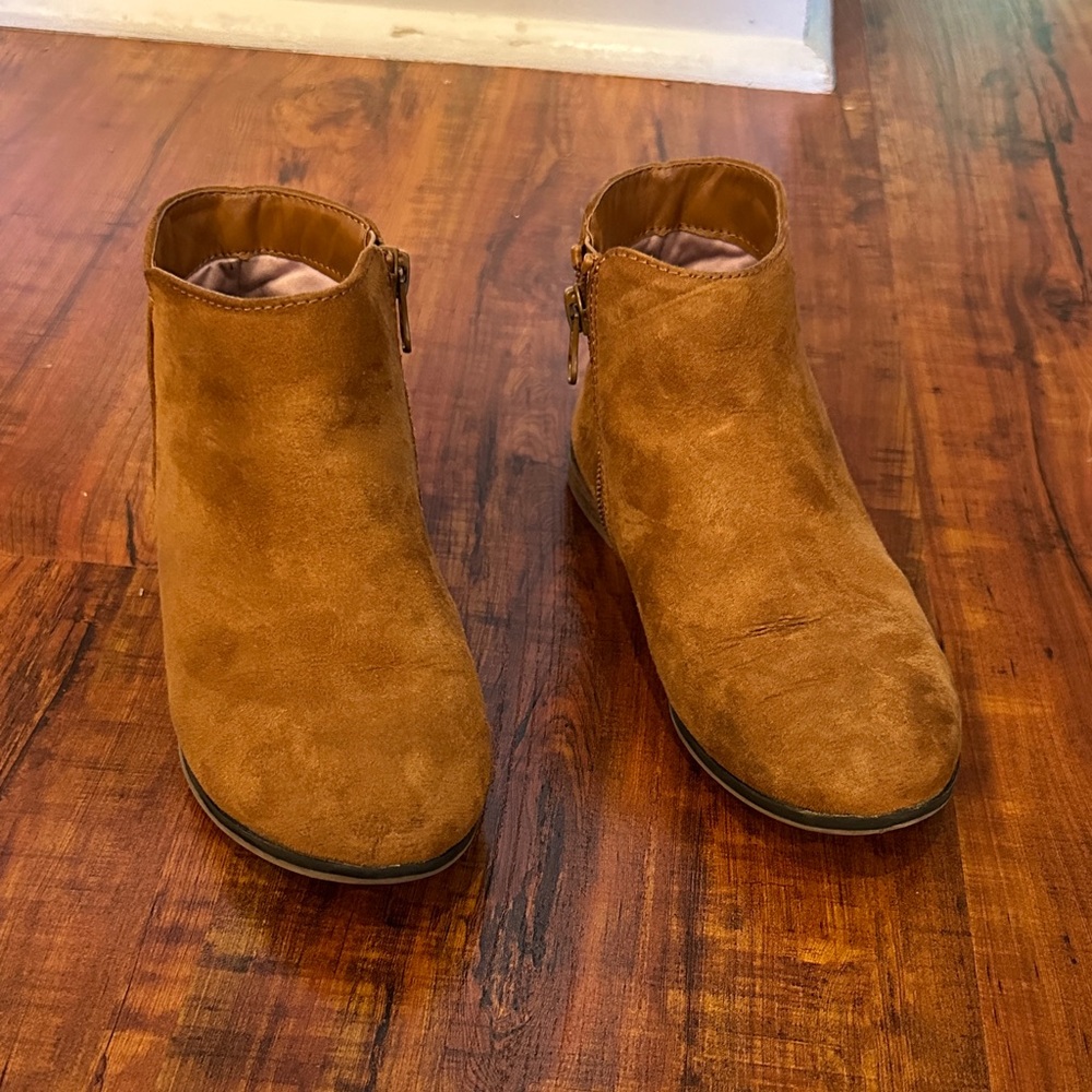 Cat & Jack Tan Suede Kids Ankle Boots